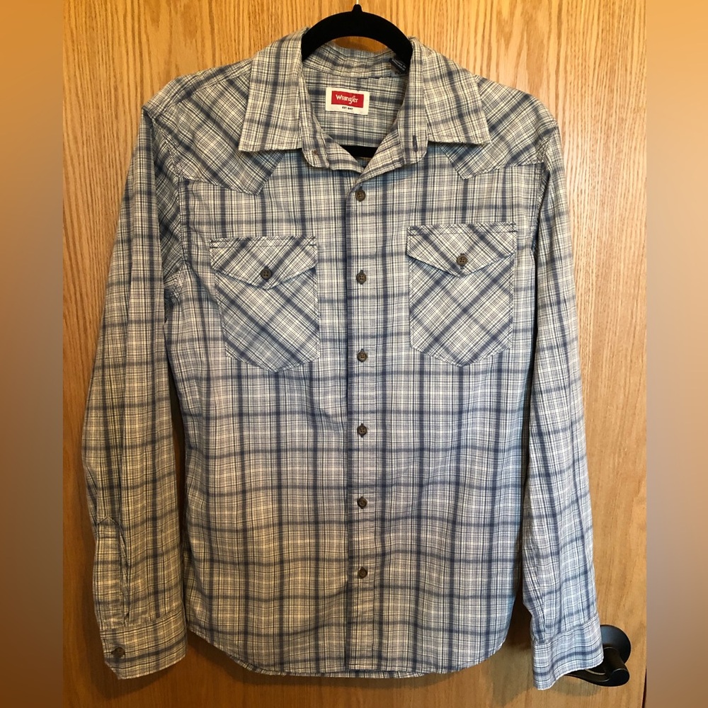 Like New Men’s Blue Wrangler Button-up Shirt Size S